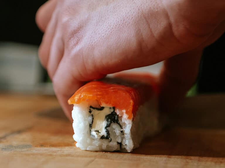 Sushi, ricetta facile per prepararlo in casa